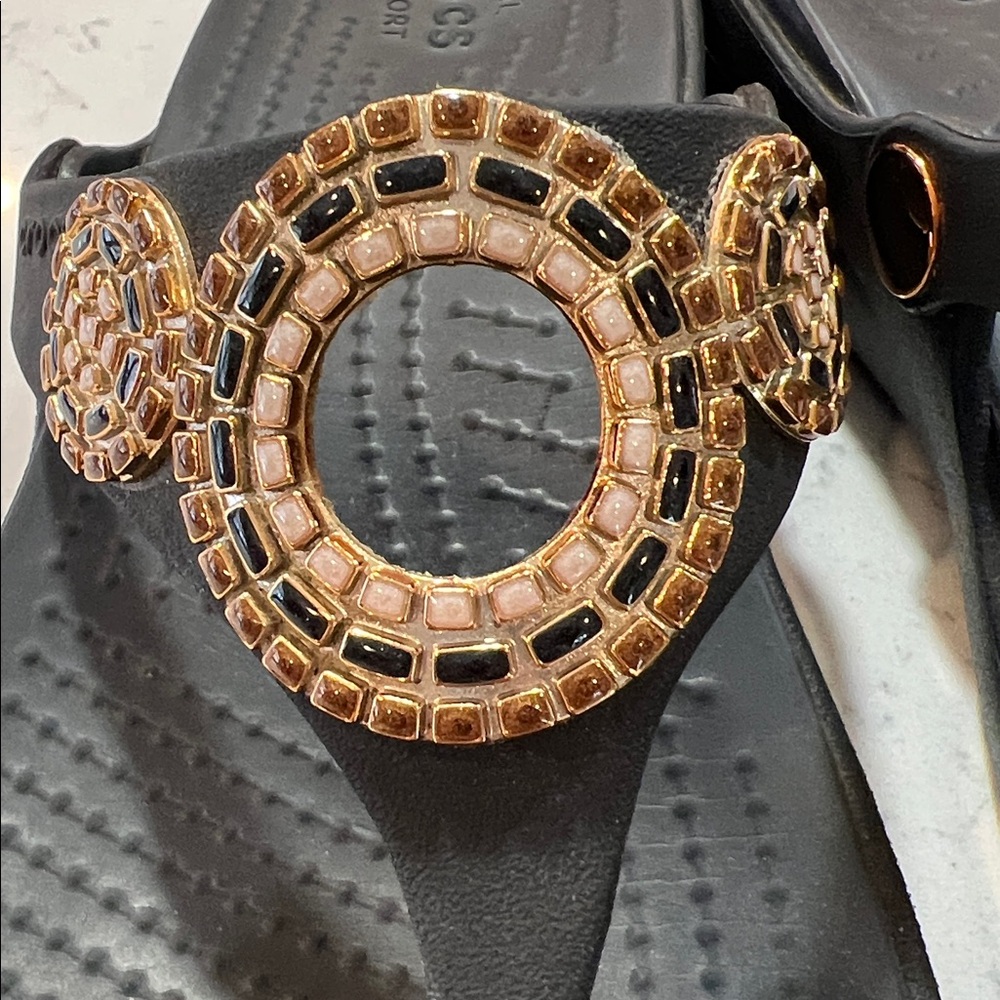 Crocs Sanrah Diamante Wedge Flip Flops in black with gold embellishments sz 6 - Picture 7 of 15
